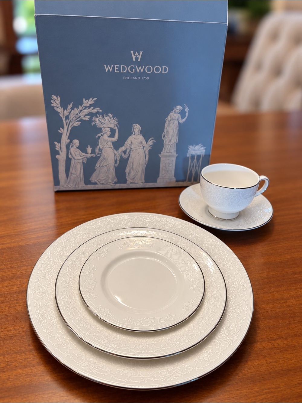Wedgwood English Lace 5pc Dinnerware Set